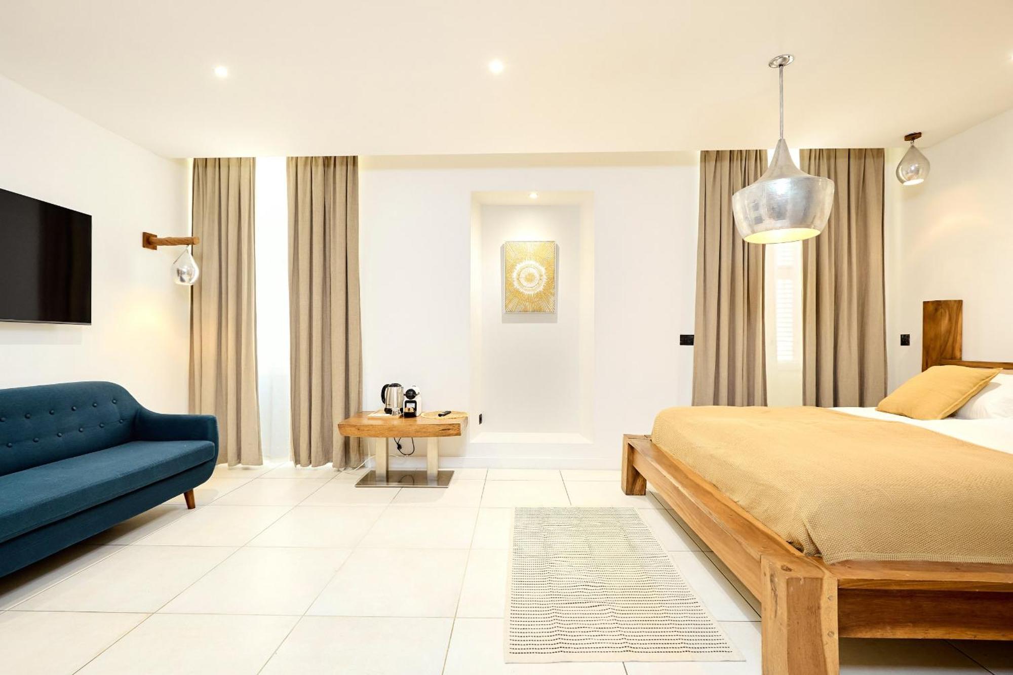 Alma Apartment